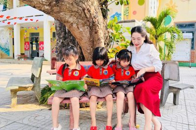 Trường mầm non An Hải hưởng ứng Ngày Sách và Văn hóa đọc Việt Nam (21/4) năm 2026.  Đọc sách giúp các con phát triển kiến thức, kỹ năng, tư duy, giáo dục và rèn luyện nhân cách con người. Với lứa tuổi mầm non là thời kỳ khởi đầu rất quan trọng đối với sự phát triển của trẻ nhỏ. Xây dựng và bồi dưỡng cho trẻ những thói quen tốt, tạo dựng thói quen đọc sách và yêu sách là một việc làm quan trọng của gia đình và nhà trường, nhằm trang bị cho trẻ nguồn vốn kiến thức dồi dào phong phú. Góp phần hình thành và phát triển nhân cách toàn diện của trẻ. Hãy cùng nhau lan tỏa tình yêu sách đến các bé ngay từ hôm nay!