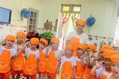 Các hoạt động học và vui chơi ở các góc của trẻ chào mừng ngày 20/11