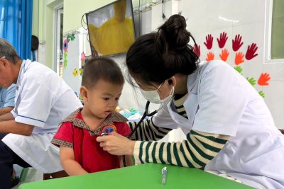 Chăm sóc sức khỏe cho trẻ